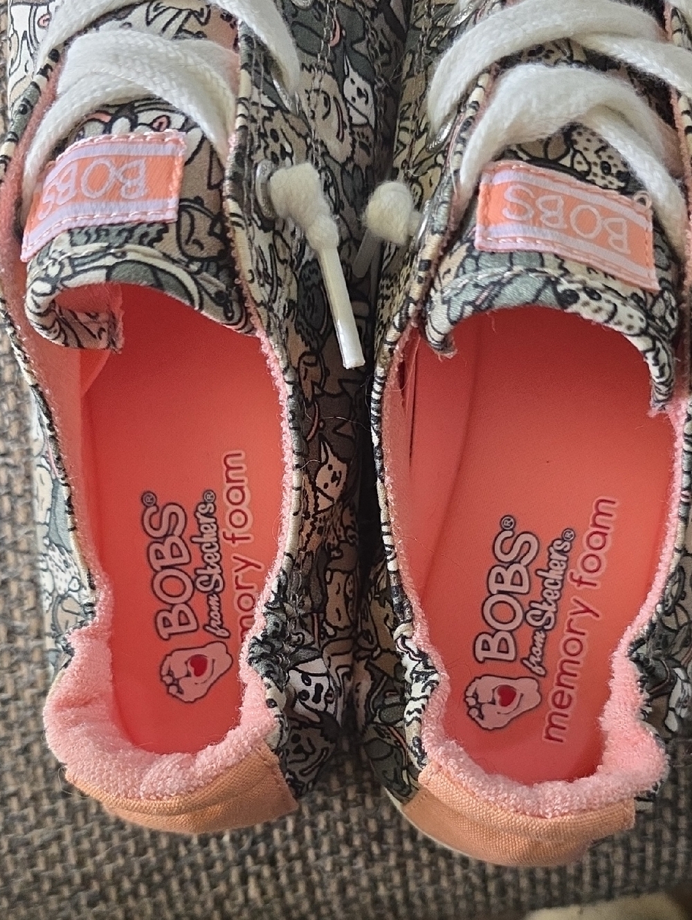 Skechers BOBS Beach Bingo - Woof Pack Dog Print Sneakers | Size 8.5 - Picture 4 of 6